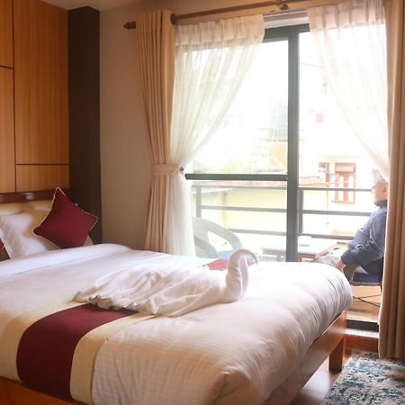 Hotel Family Ties Pvt. Ltd. カトマンズ エクステリア 写真