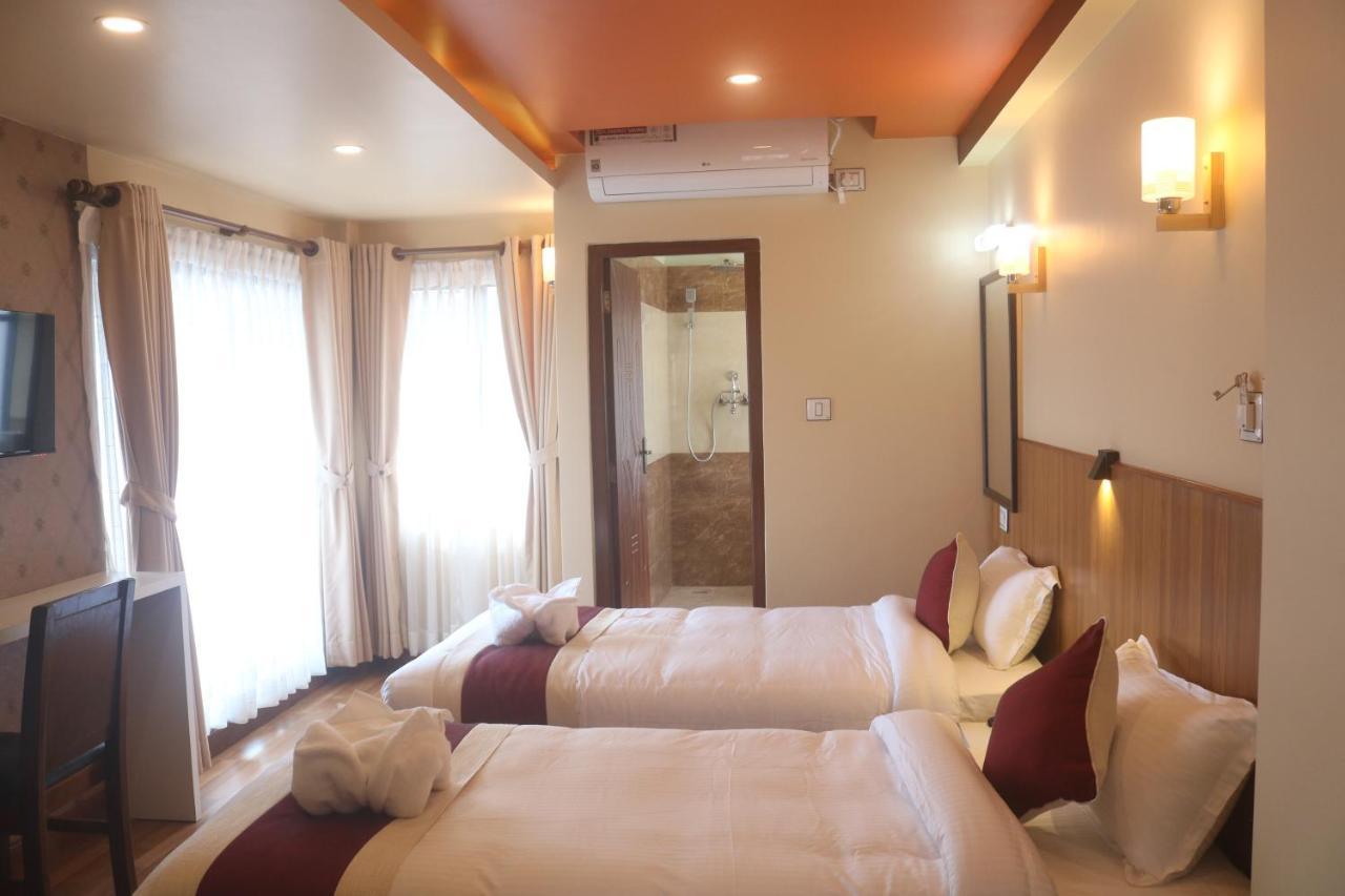 Hotel Family Ties Pvt. Ltd. カトマンズ エクステリア 写真