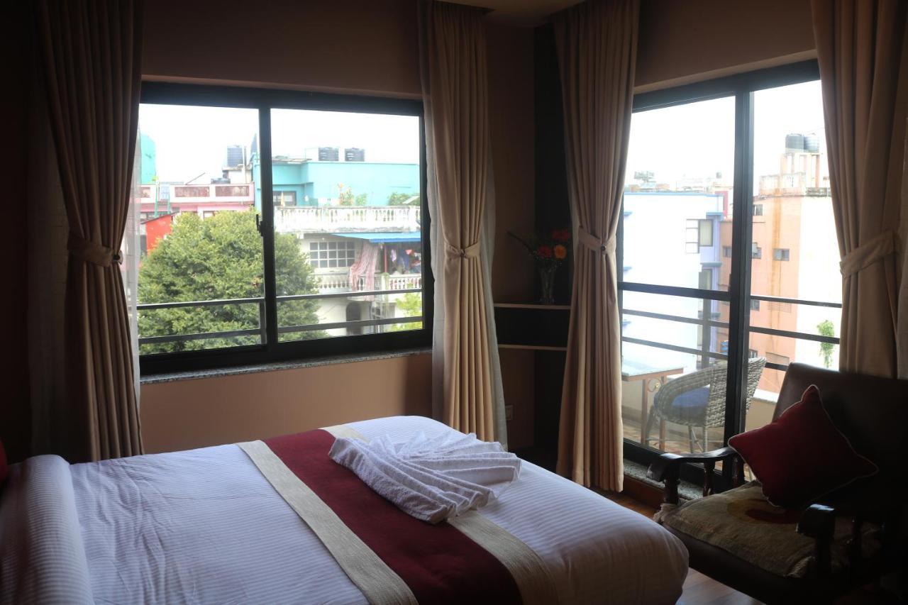 Hotel Family Ties Pvt. Ltd. カトマンズ エクステリア 写真