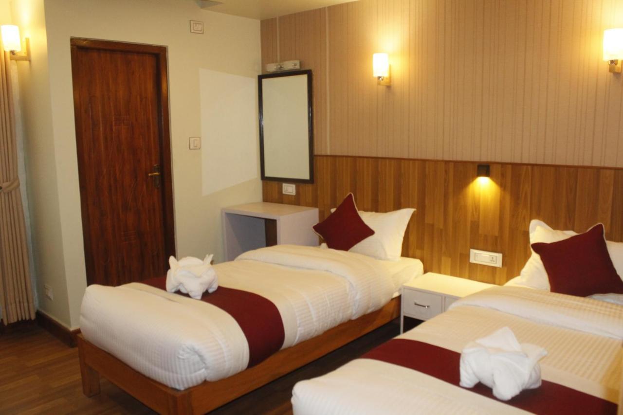 Hotel Family Ties Pvt. Ltd. カトマンズ エクステリア 写真