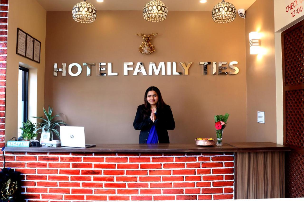 Hotel Family Ties Pvt. Ltd. カトマンズ エクステリア 写真