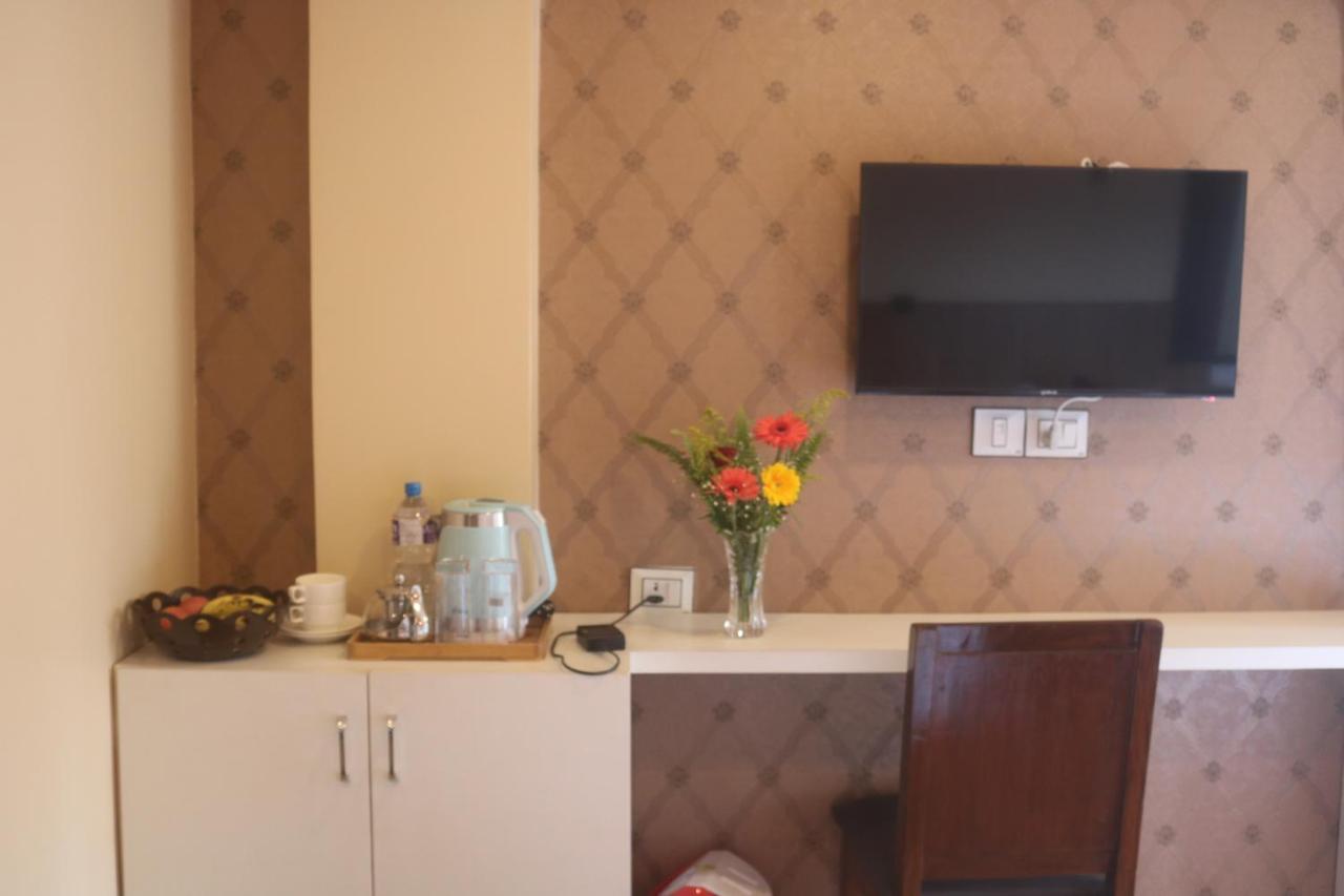 Hotel Family Ties Pvt. Ltd. カトマンズ エクステリア 写真