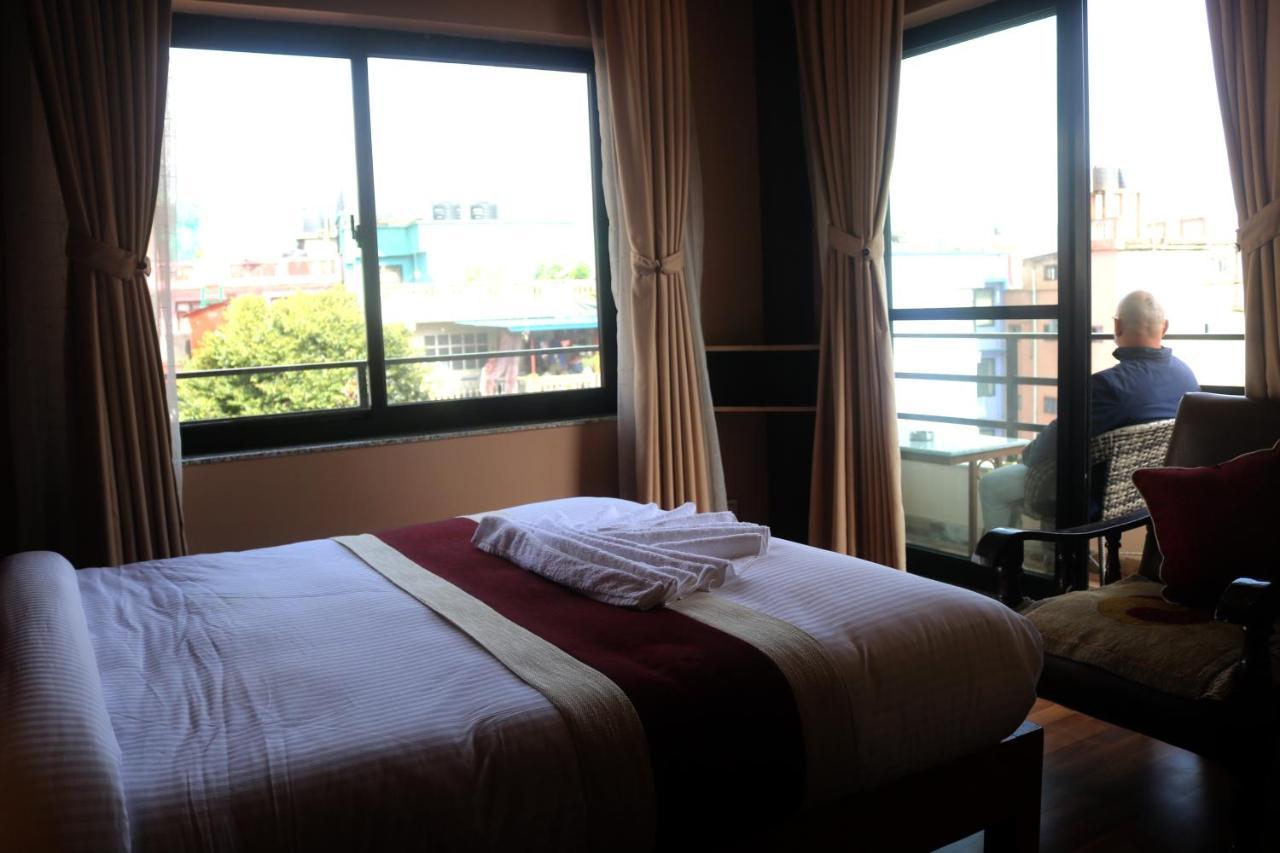 Hotel Family Ties Pvt. Ltd. カトマンズ エクステリア 写真