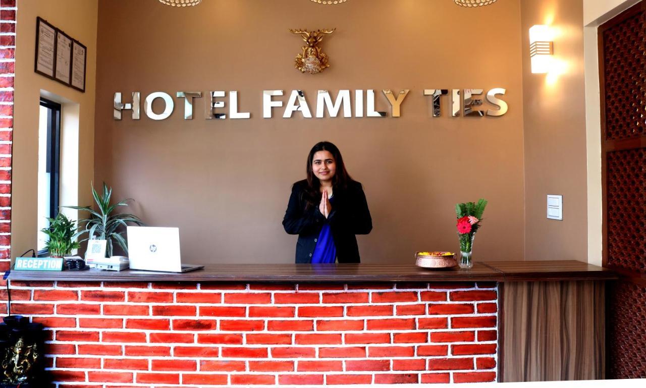 Hotel Family Ties Pvt. Ltd. カトマンズ エクステリア 写真