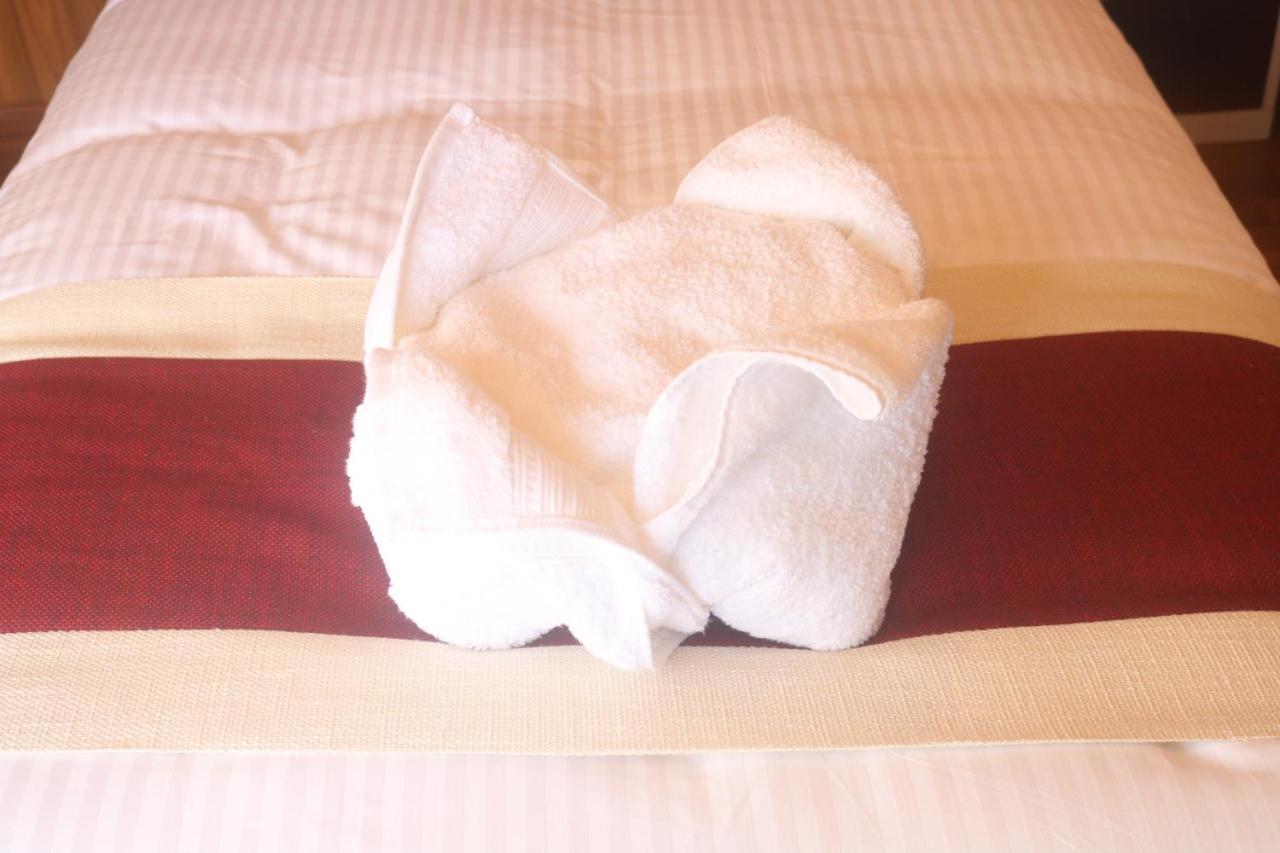 Hotel Family Ties Pvt. Ltd. カトマンズ エクステリア 写真
