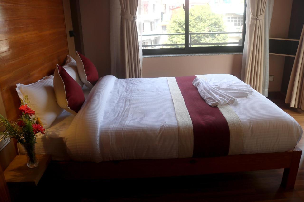 Hotel Family Ties Pvt. Ltd. カトマンズ エクステリア 写真