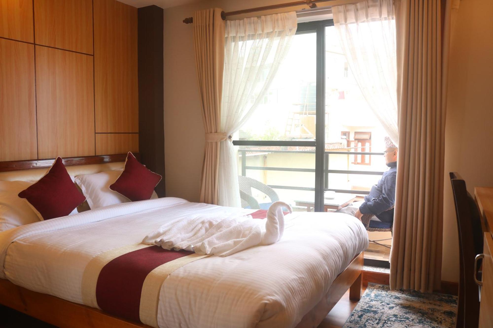 Hotel Family Ties Pvt. Ltd. カトマンズ エクステリア 写真